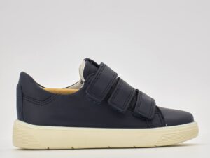 A right-hand side view of the Ecco Street Tray K, in Navy.