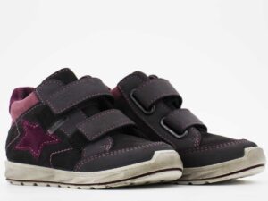 A side view of the Ricosta Kimi, in Asphalt/Merlot.