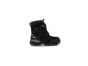 A side view of the Ecco Snow Mountain, in Black.