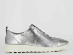A side view of the Ecco Flexure Runner W, in Alusilver.