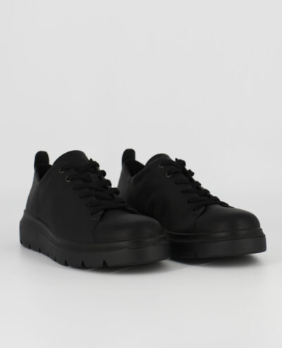 A group view of the Ecco Nouvelle, in Black.