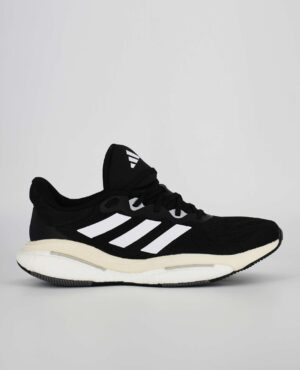 A side view of the Adidas Solarglide 6, in Core Black/Cloud White/Grey Two.