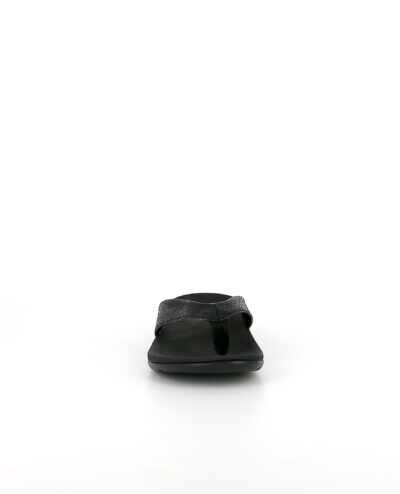 A front view of the Ascent Groove Wide, in Black.