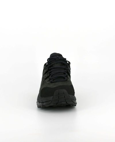 The front of the HOKA Kaha 2 Low GORE-TEX, in Black/Black.