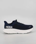 The side of the HOKA Arahi 7, in Outer Space/White.