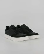 A pair of the Ecco Street Tray M, in Black.