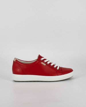 The side of the Ecco Soft 7 W, in Chili Red.