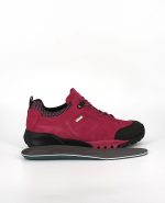 The side of the Waldlaufer H-Amiata with its insole, in Magenta Fuchsia.