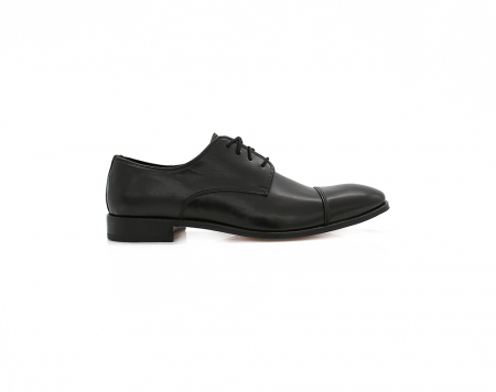 A right-hand side view of the John White Finsbury, in Black Calf.