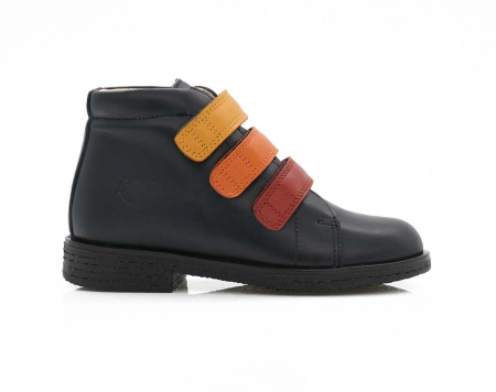 A right-hand side view of the Kinysi Ikon Velcro, in Navy.